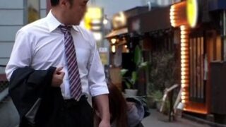 教師と女子校生が放課後にラブホで濃厚なセックスに没頭し、快楽に耽る姿。