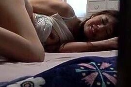 再婚相手の姉が可愛くてスタイル抜群なのに無防備で欲情