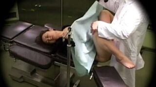 不妊治療を装った中出し診療で患者を妊娠させる悪徳医師の記録映像