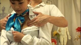 美女CAがマッサージでハメ、連続アクメ