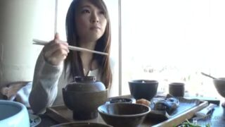 料理代だけで中出しできるとんでもない美人妻