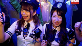 ハロウィンのクラブで潮吹き絶頂したコスプレ美少女