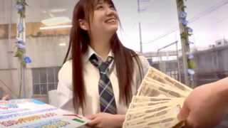 清楚系女子高生のおしっこ我慢チャレンジ！漏らして中出し