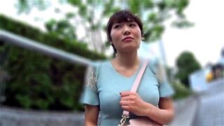 警戒心が強いボーイッシュ巨乳少女を口説いて関係を持った