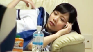 自宅に侵入されたレイプ魔に無慈悲な中出しをされる美少女JK