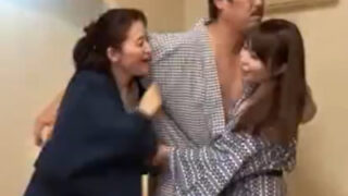 泥酔させられた美人妻が夫の同僚にNTRされる