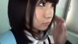 公衆便所で鬼畜男にパコられるJK美少女