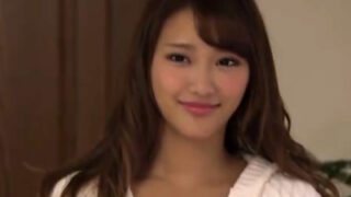 泣く妹の前で妹の彼氏を中出しで誘うビッチ姉