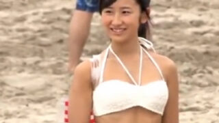 ビーチで水着の素人をナンパし、マッサージで騙して中出しを達成。