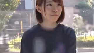 陸上部美女が騙され中出しされ、恍惚な表情。