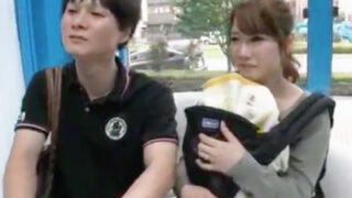 子連れの新婚妻をナンパし、初対面の男性が中出しで寝取る。