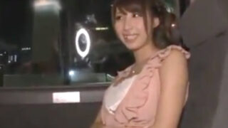 トップ男優の突発的な変態行為に抗えながらも感じてしまう美女