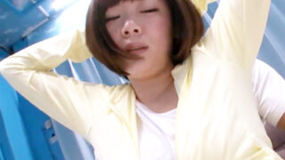 MMで26歳の専業主婦が過激ストレッチ中に生挿入SEX