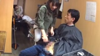 仕事中密着巨乳娘と即パコ