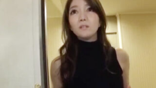 デリヘル呼び出し相手が姉、店内で内緒に中出し近親セックス