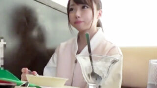 酔ったテニスアイドルJDを連れ込み中出し撮影