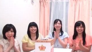 むっちりエロボディのJDがハーレム状態で王様ゲームに参加し、乱交になって中出しが続く。