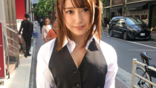 毎日オチンポに飢え、ナンパのチャンスを逃がさないダーツバー店員