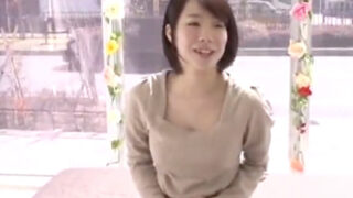 ナンパされた素人妻が媚薬とマッサージで潮吹き放題