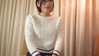 スレンダー美女とホテルでの飲み会が酔いの勢いで生ハメ開始！