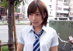 酒屋バイトJKが制服のまま緊張しながらパコされる