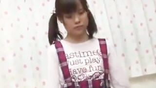 中出しSEXが犯罪的に映る少女