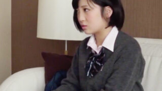 脅迫され、泣きながらホテルで中出しレイプされるJK