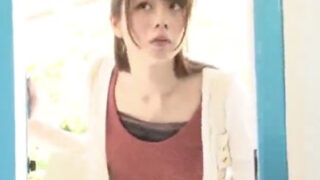 夫がいるのに他人棒で感じる美人妻