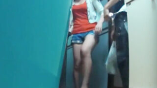 自宅に女友達を招き入れ、パコった一部始終を盗撮した映像