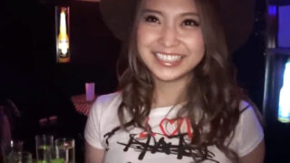 酒に酔った勢いで起こる、爆乳ギャル店員とハプニングBARの店内パコ