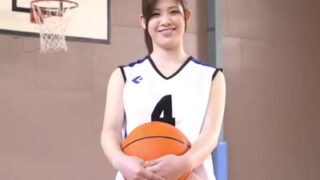 3Pが得意な女子バスケ部員が練習中にハメ撮りされ、締まったマンコにデカチンでダンクした。