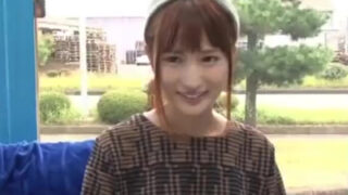 笑顔が可愛い素人娘がMM号で初対面棒を受け入れる