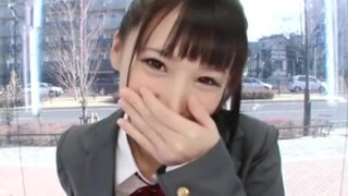 「制服が悪くないかも」の題で、板野有紀がMM号にコスプレ出演！