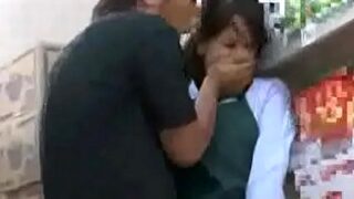 スーパーの可愛い店員を連れ込み、強制的に性行為に及ぼう