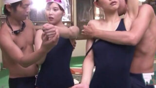 時間を止めてスク水姿の美少女たちに中出しする