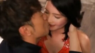 酔ったウブ美女が大胆SEX、まだ慣れない喘ぎ声がエロい