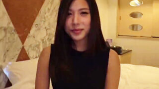 清楚系スレンダー美女をホテルに誘い、まったりとハメ撮り