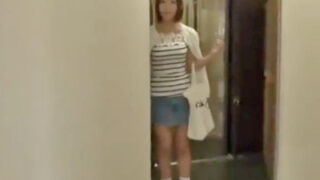 入室直後、犯される紗倉真奈ちゃん