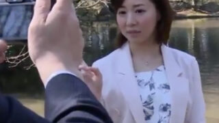 美人妻が複数の男性に寝取られ、ダッチワイフのようにされて興奮する変態的旦那。