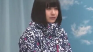 スキーに来た素人JDが友人に中出しされ、呆然とする