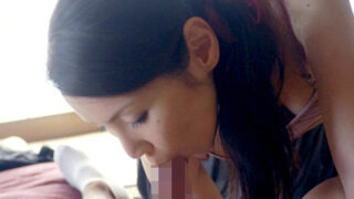 継母の支える舌を求める近親息子