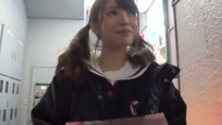 中目駅周辺の居酒屋で客引きしていた素人美少女を即ナンパし即パコ