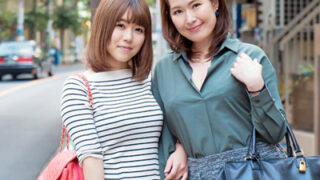 似た母娘が淫乱で3Pに参加