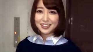 篠田ゆうが痴女テクで素人の彼氏を寝取る。