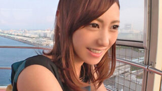 朝から濃厚SEXする美女が、寝ている男優に起床サプライズを仕掛ける