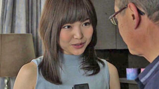 美人妻が老人のねっとりした責めに取り込まれる