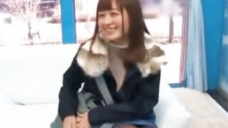 素人美女がMM号でイキまくり → 童貞相手に舐めるとデカチンに鬼イキ