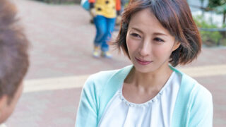 美魔女の素人妻をナンパし、中出し不倫。