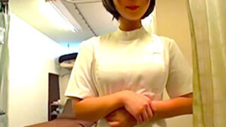 鍼灸院で働くJDが営業前1時間に店内でハメ撮り