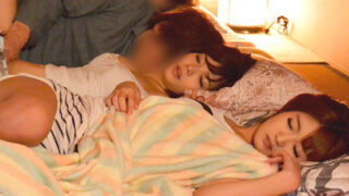 義父と妹の性行為を目撃しオナニーする姉